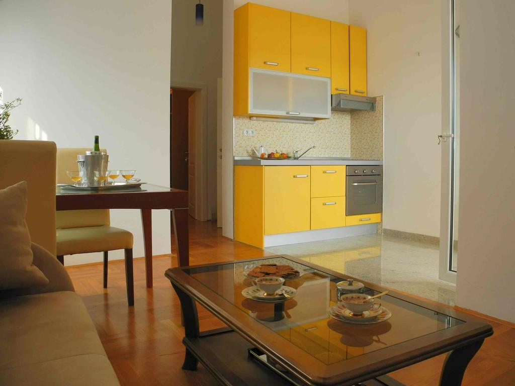 Apartments Antonela 耶泽拉 外观 照片