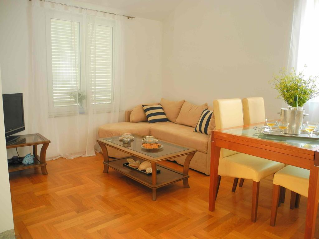 Apartments Antonela 耶泽拉 外观 照片