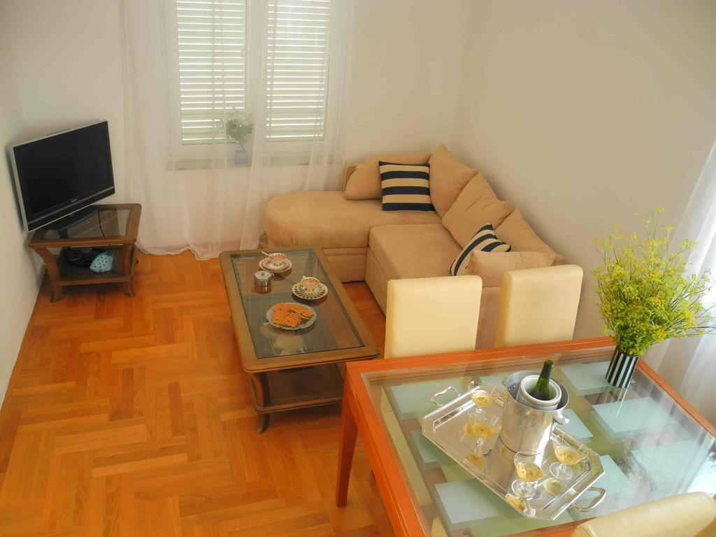 Apartments Antonela 耶泽拉 外观 照片