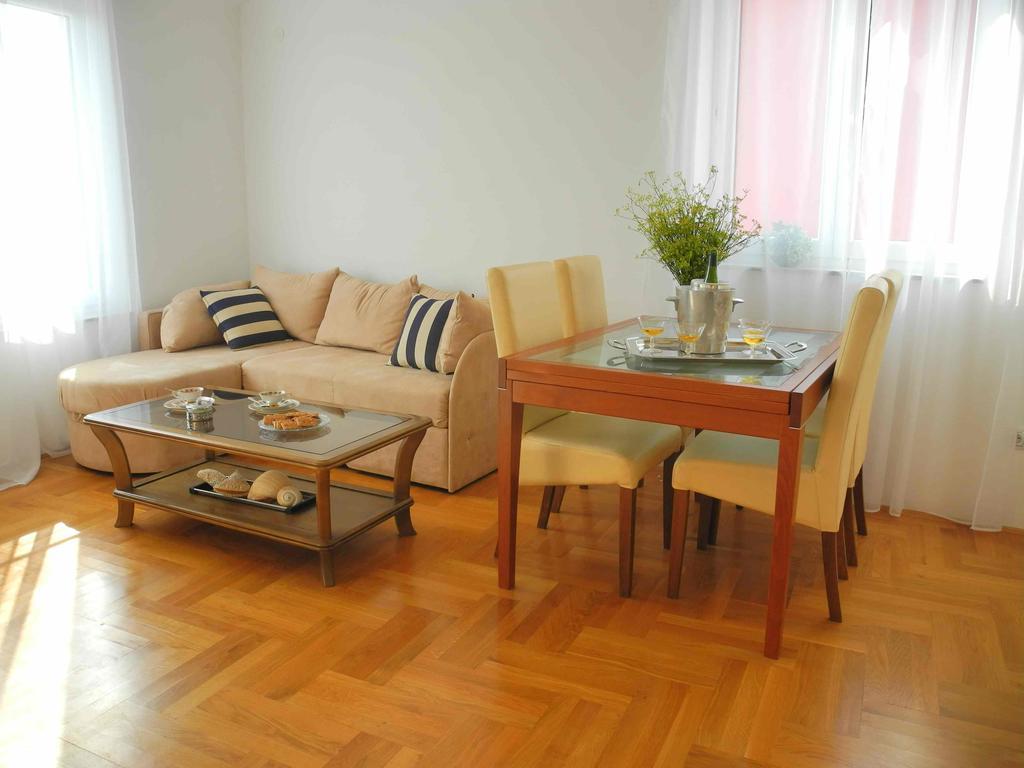 Apartments Antonela 耶泽拉 外观 照片